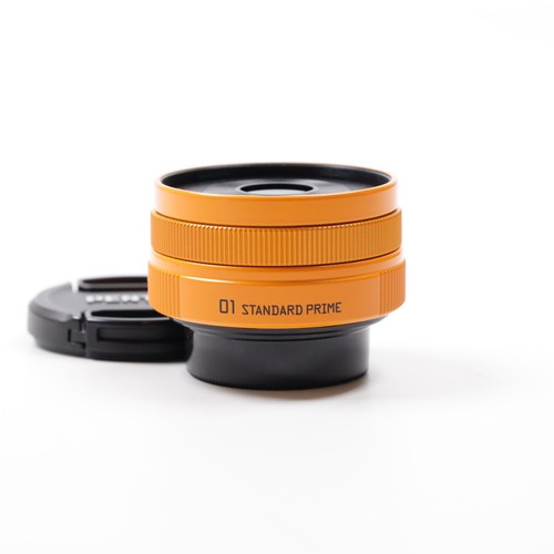 Pentax 5mm f 1 - 8.5mm, f/1.9